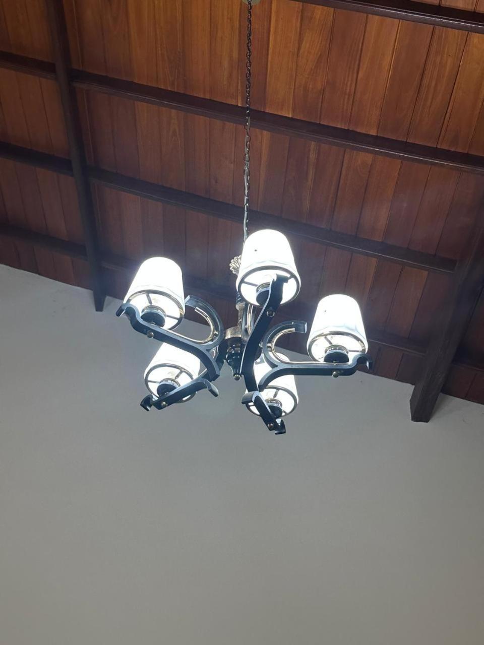 Lahiru Airport Villa Andiambalama 外观 照片