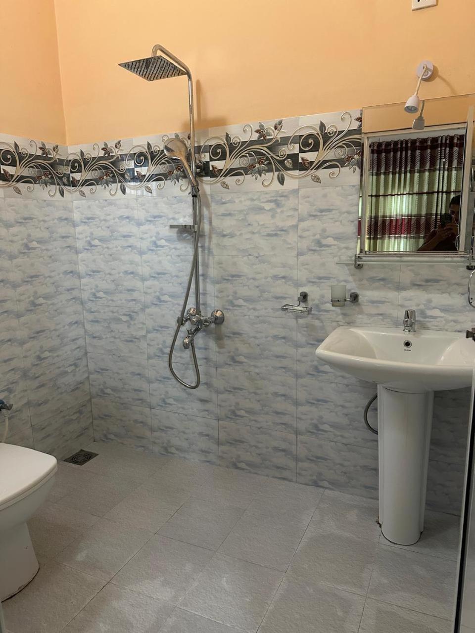 Lahiru Airport Villa Andiambalama 外观 照片