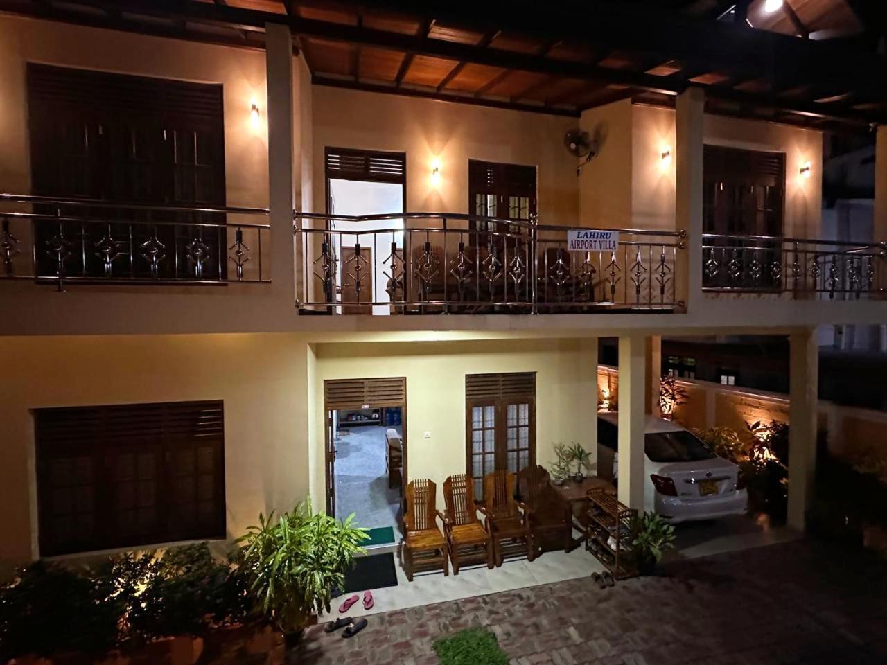 Lahiru Airport Villa Andiambalama 外观 照片